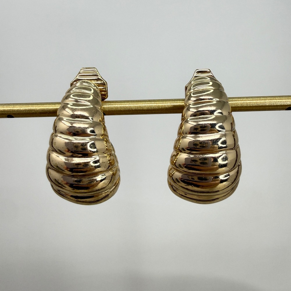 Chunky Ribbed Hoop Clip On‎ Earrings Gold Tone Vintage The Jewelry Group TJG